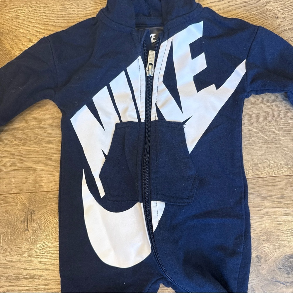 Nike Rompers Zipper Jumpsuits Hoodie Black White Boy /Girl 3 Months - Picture 2 of 5